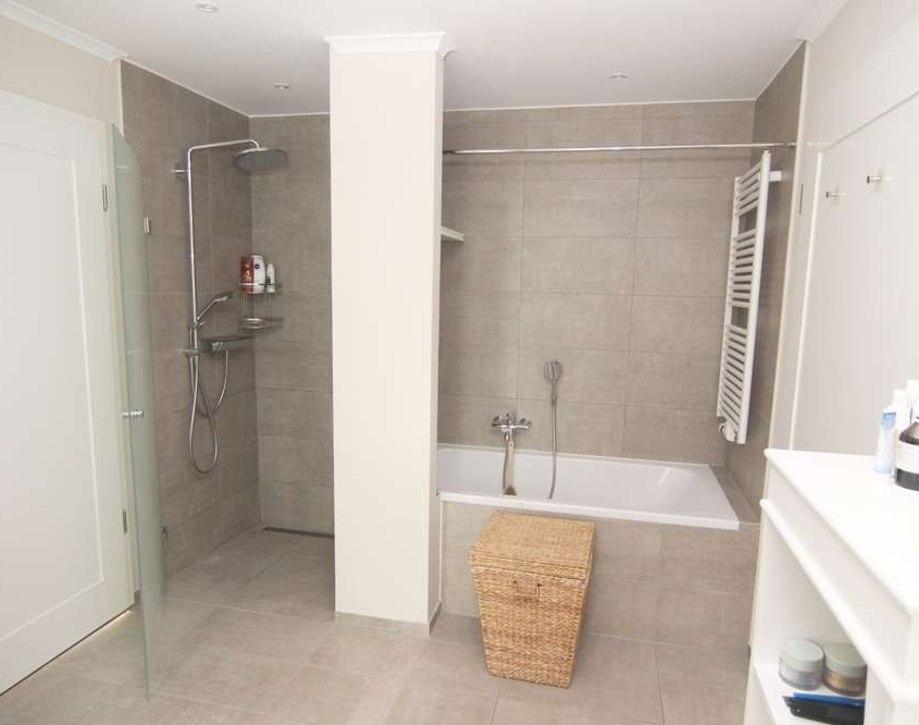 Dusche + Badewanne