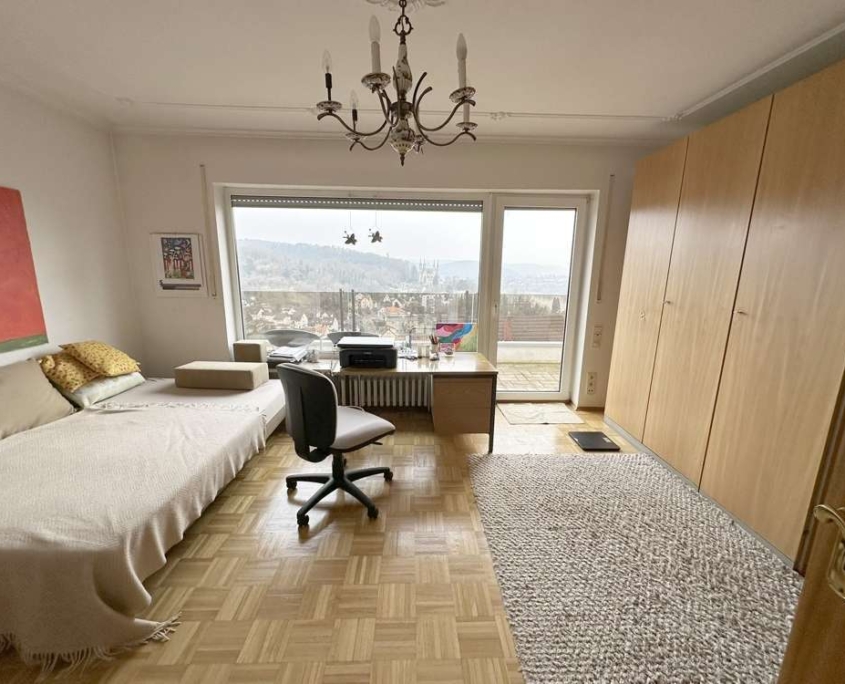 OG Zimmer mit Balkon Rheinseite