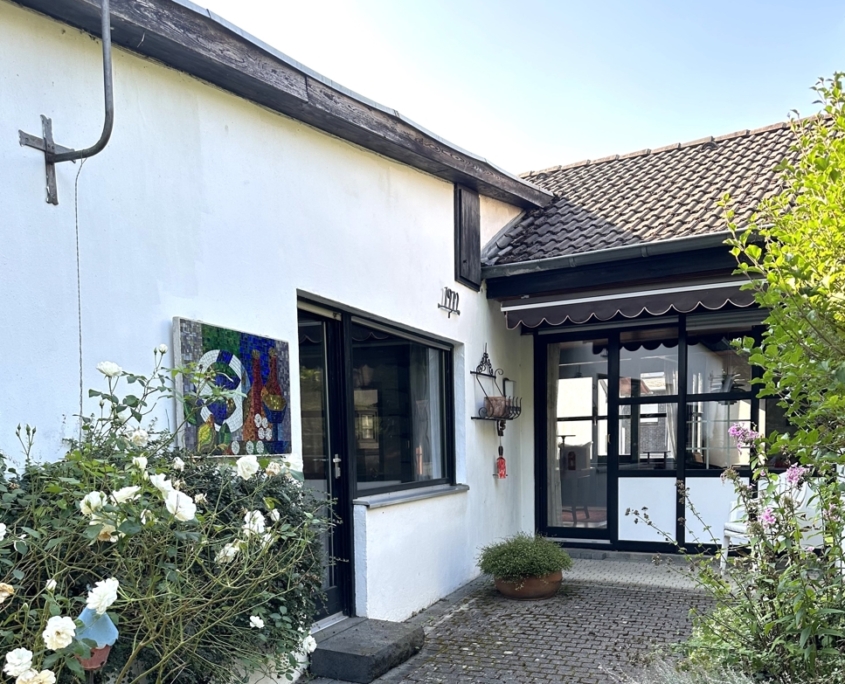 Eingang Nebenstrasse